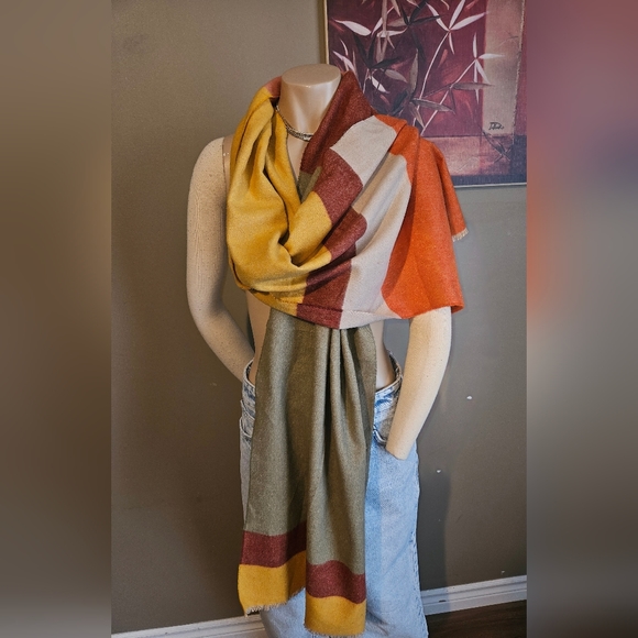 Roots scarf - Picture 1 of 3